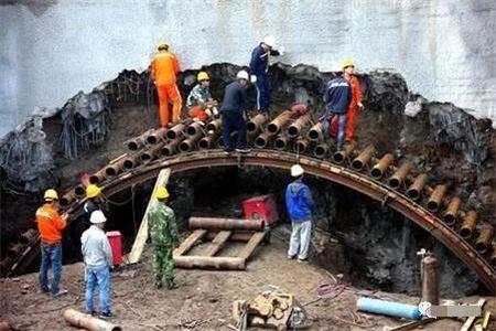 吉利隧道钢花管支护案例